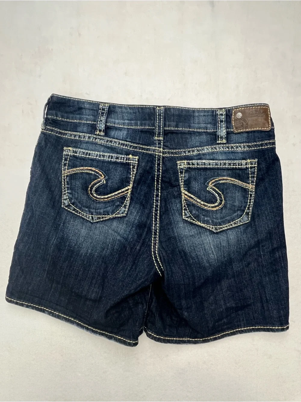 Silver Jeans Co Womens Dark Wash Denim Mid Rise Cutoffs Suki Shorts Size 14